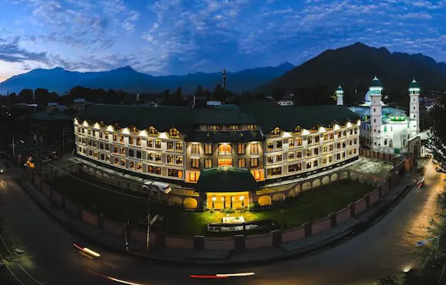 THE DEEWAN SRINAGAR